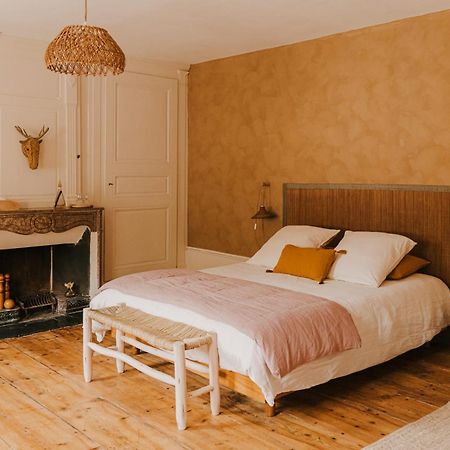 Maison D'Hotes Et Gite De Charme Avec Piscine, La Lhuiseraie 外观 照片