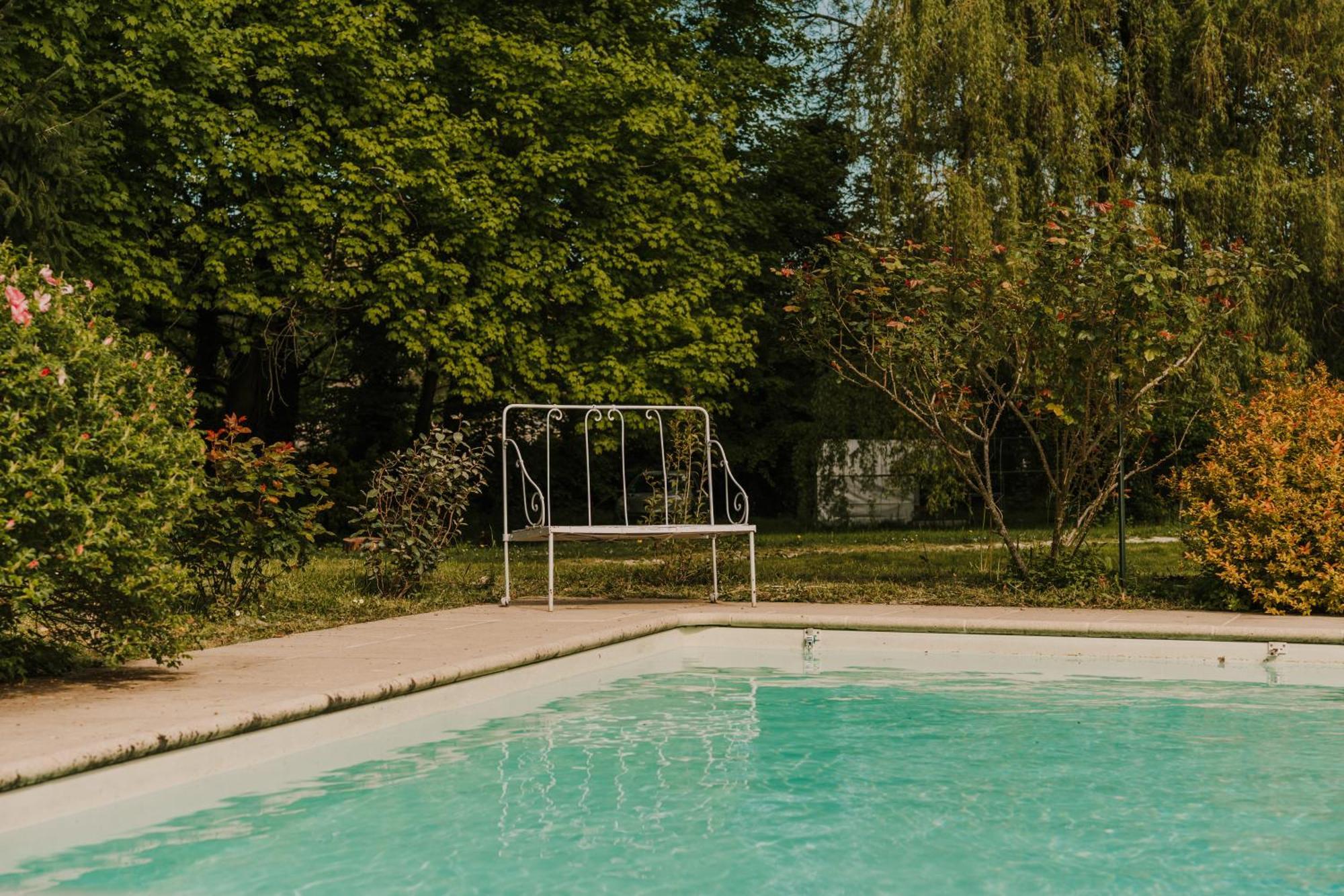 Maison D'Hotes Et Gite De Charme Avec Piscine, La Lhuiseraie 外观 照片