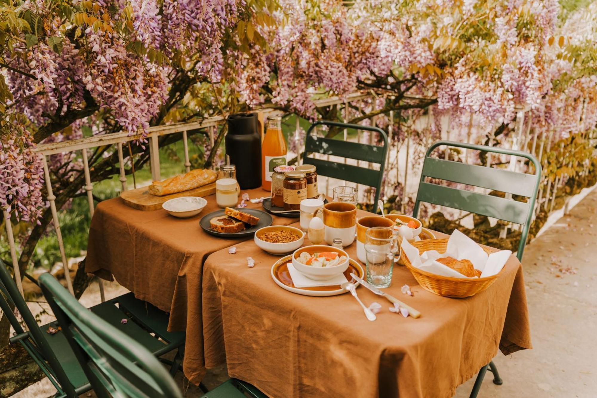 Maison D'Hotes Et Gite De Charme Avec Piscine, La Lhuiseraie 外观 照片